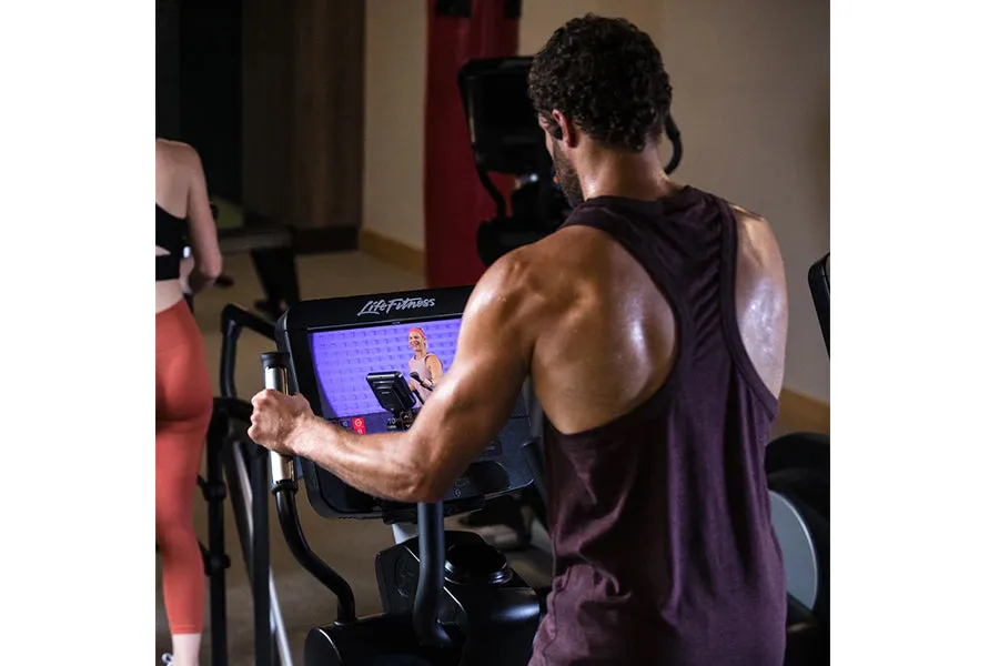 Life Fitness Club Series   (Plus) Elliptical Cross-Trainer (💥MEMORIAL SALE)