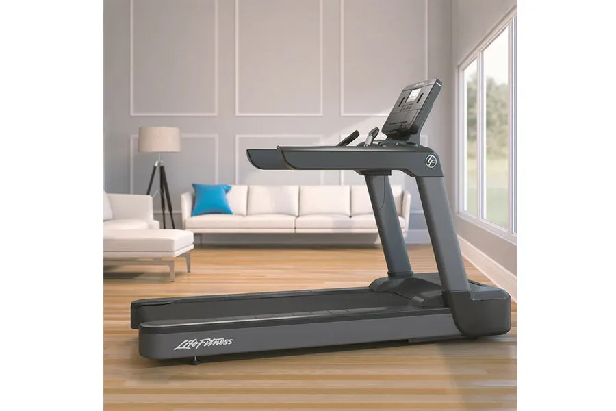 Life Fitness Club Series   (Plus) Treadmill (💥MEMORIAL SALE)
