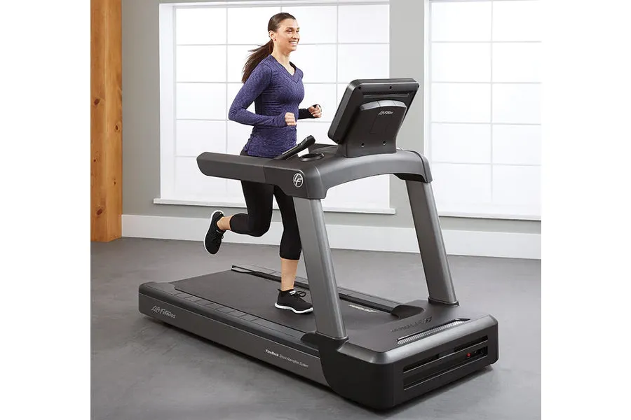 Life Fitness Club Series   (Plus) Treadmill (💥MEMORIAL SALE)