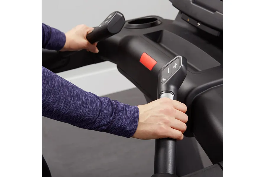 Life Fitness Club Series   (Plus) Treadmill (💥MEMORIAL SALE)